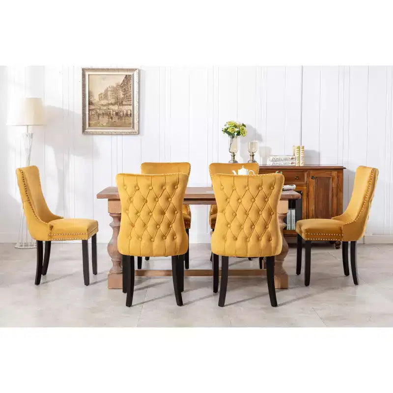 Set di 2 sedie da pranzo imbottite in velluto con finiture a borchie e gambe in legno - stile rétro, comode per sala da pranzo e cucina