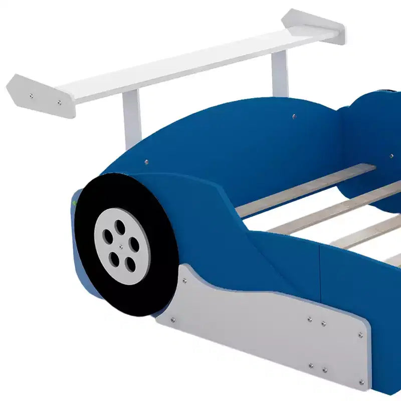 Letto a piattaforma a grandezza naturale a forma di auto da corsa con ruote per la cameretta dei bambini